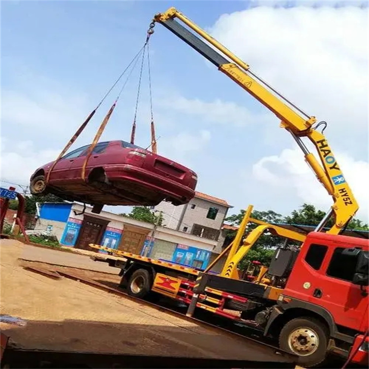 南平吊车吊汽车的正确方法